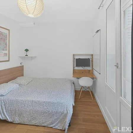 Spacious One-bedroom Just 1 Minute Walk From Montparnasse Train