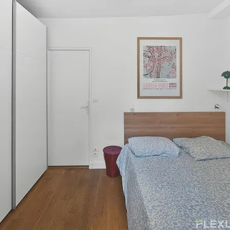 Spacious One-bedroom Just 1 Minute Walk From Montparnasse Train *