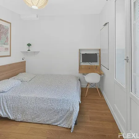 Spacious One-bedroom Just 1 Minute Walk From Montparnasse Train *