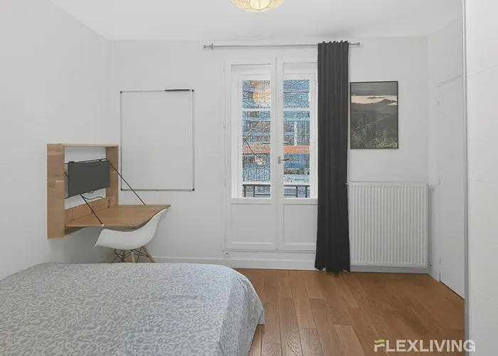 דירה Spacious One-bedroom Just 1 Minute Walk From Montparnasse Train פריז