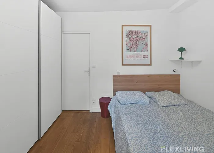 Spacious One-bedroom Just 1 Minute Walk From Montparnasse Train *