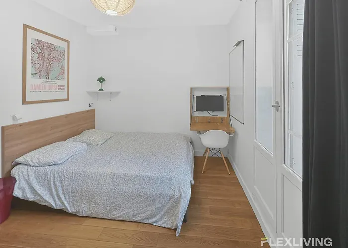 Spacious One-bedroom Just 1 Minute Walk From Montparnasse Train *